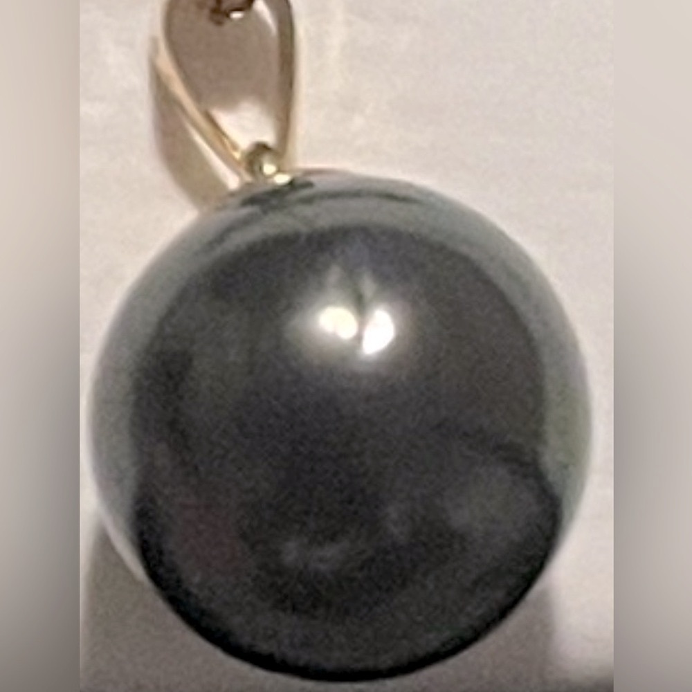 Natural Tahitian Black Pearl- 10K Yellow Gold Pendant